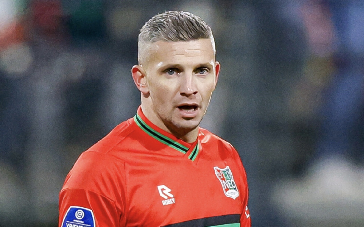 每场比赛都 每场比赛都